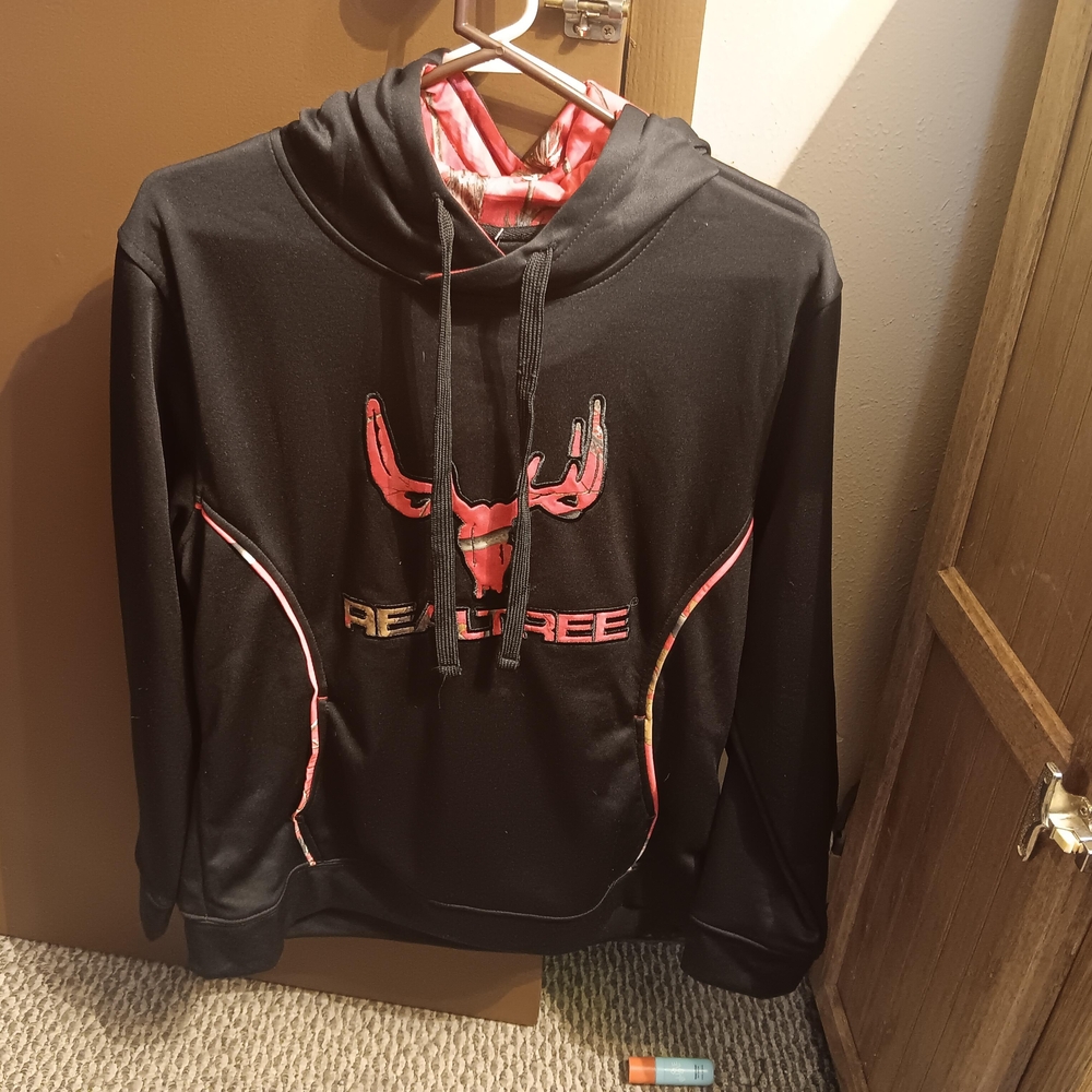 NWT Med. CasusRealTree Black and Pink Camo Women's hoodie